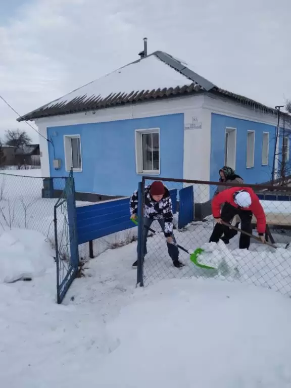 Волонтёры отряда "По зову сердца" активно помогают одиноко проживающим, пожилым жителям района
